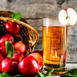 McIntosh Apple Tree -GreenNest Shop McIntosh apple 3